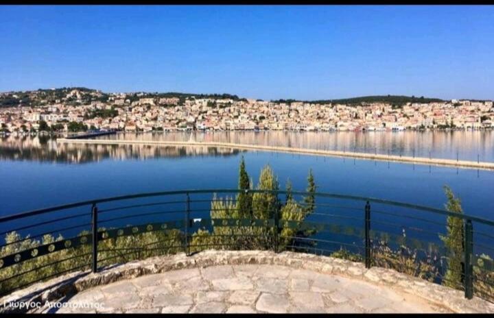 Apartment In Argostoli With Stunning Sea Views المظهر الخارجي الصورة